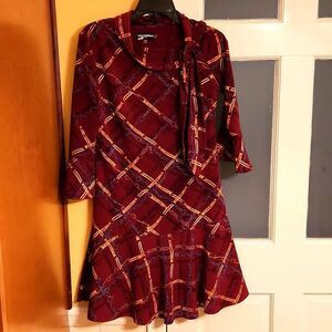 Karl Lagerfeld Paris Burgundy Dress  Tulip Sleeves & Skirt & Riding Details (4)